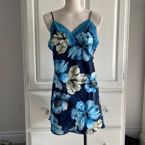 LINGERIE SLIP NIGHTY - Picture 1 of 3